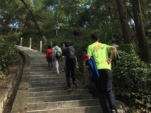 把企业凝聚在空气里宣传,犹如听取蛙声一片 把企业凝聚在空气里宣传,犹如听取蛙声一片