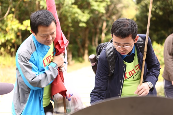 你在故宫修文物,我在红瓜子拍企业宣传片 你在故宫修文物,我在红瓜子拍企业宣传片